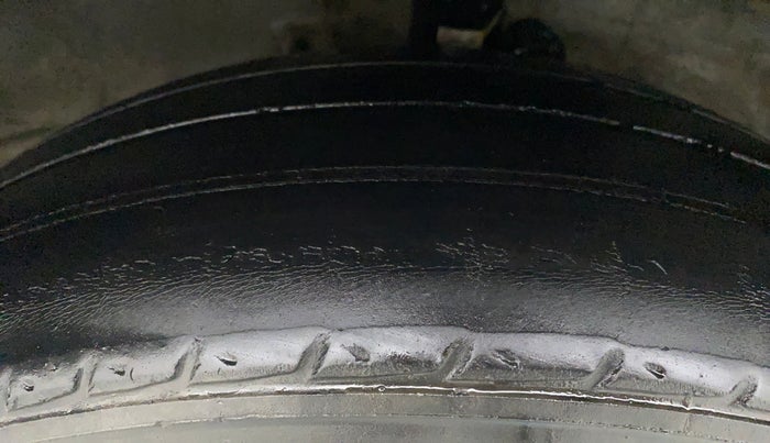 2011 Hyundai i20 MAGNA (O) 1.2, Petrol, Manual, 72,523 km, Right Front Tyre Tread