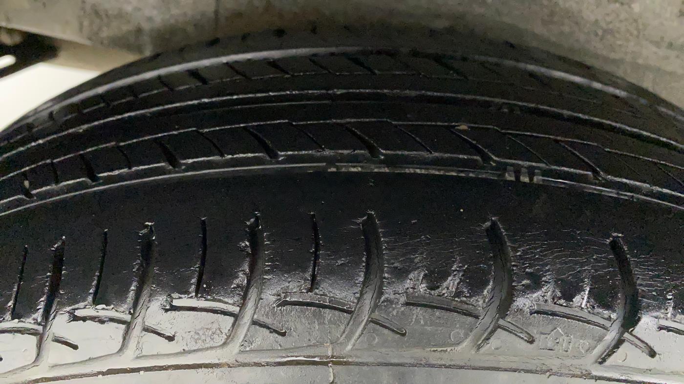 2011 Hyundai i20 MAGNA (O) 1.2, Petrol, Manual, 72,523 km, Right Rear Tyre Tread