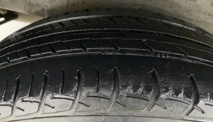 2011 Hyundai i20 MAGNA (O) 1.2, Petrol, Manual, 72,523 km, Right Rear Tyre Tread