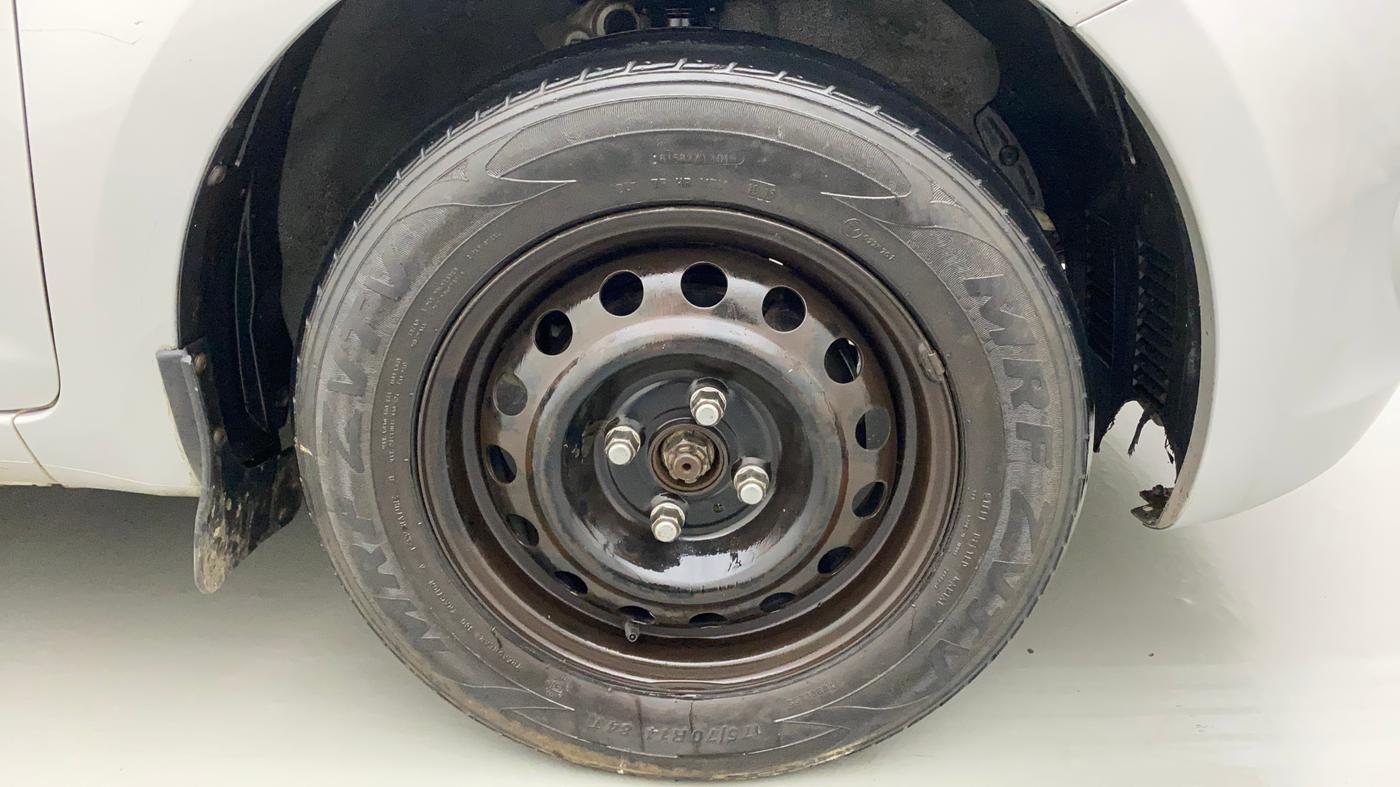 2011 Hyundai i20 MAGNA (O) 1.2, Petrol, Manual, 72,523 km, Right Front Wheel