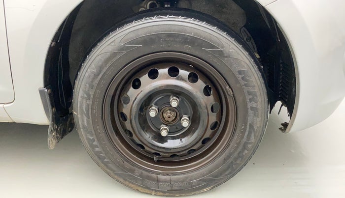 2011 Hyundai i20 MAGNA (O) 1.2, Petrol, Manual, 72,523 km, Right Front Wheel