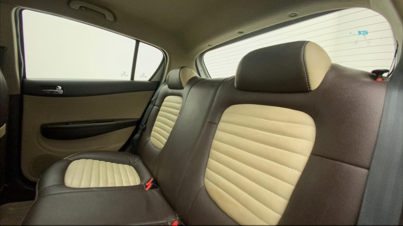 2011 Hyundai i20 MAGNA (O) 1.2, Petrol, Manual, 72,523 km, Right Side Rear Door Cabin