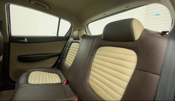 2011 Hyundai i20 MAGNA (O) 1.2, Petrol, Manual, 72,523 km, Right Side Rear Door Cabin