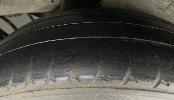 2011 Hyundai i20 MAGNA (O) 1.2, Petrol, Manual, 72,523 km, Left Rear Tyre Tread