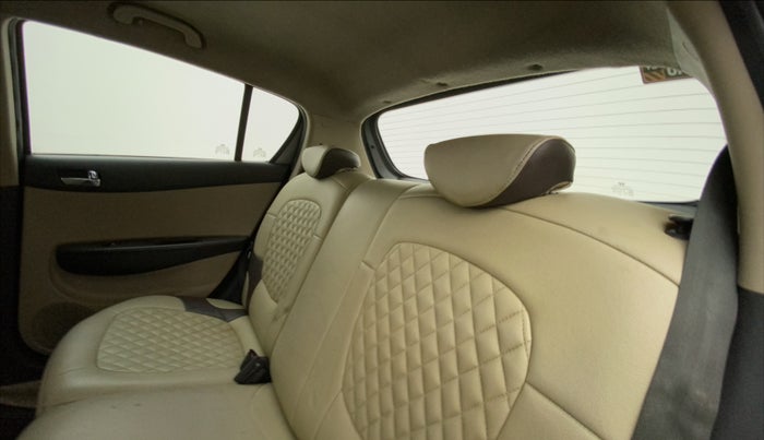 2012 Hyundai i20 ASTA 1.4 CRDI, Diesel, Manual, 1,29,005 km, Right Side Rear Door Cabin