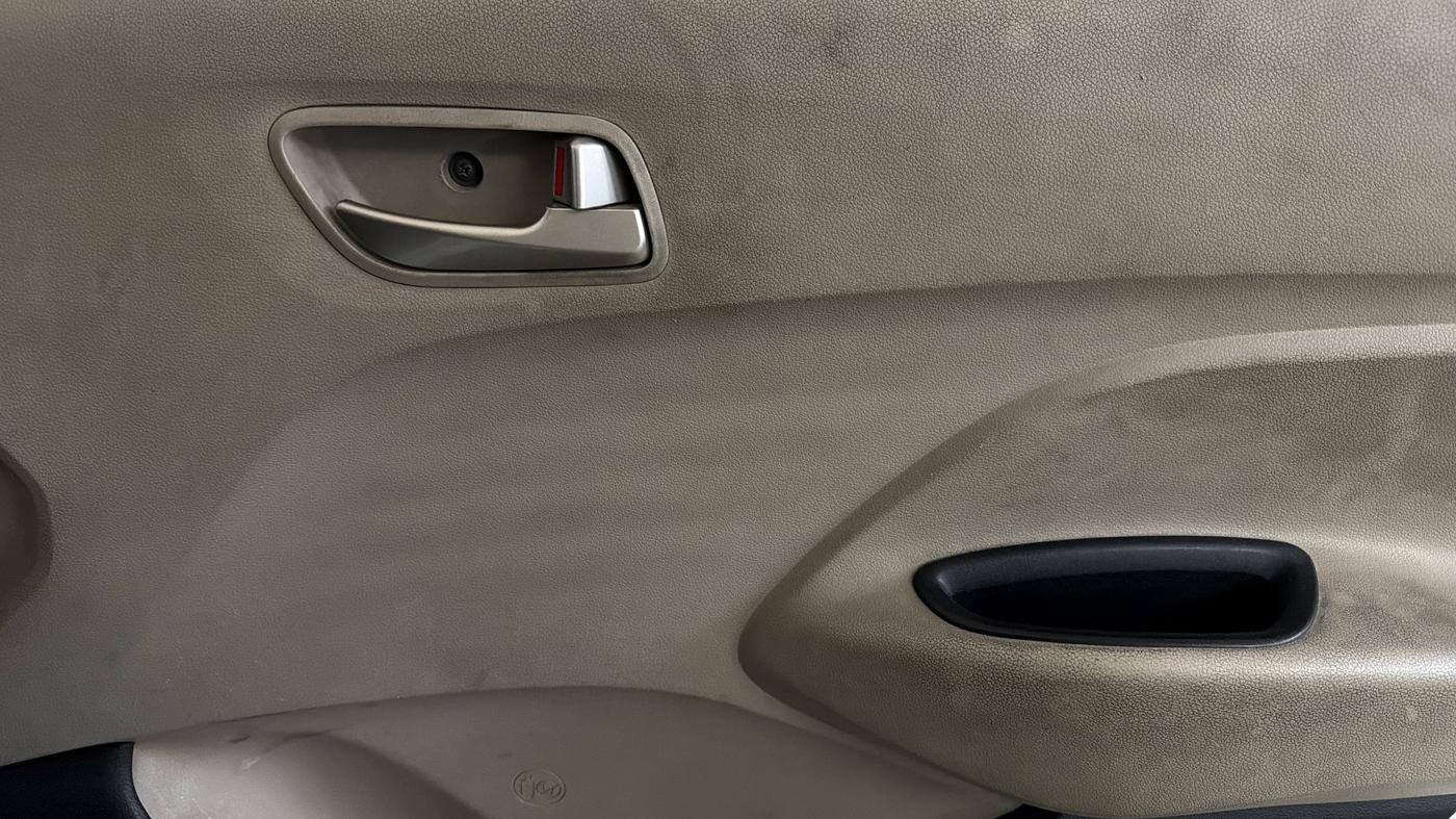 2019 Hyundai NEW SANTRO SPORTZ CNG, CNG, Manual, 79,405 km, Driver Side Door Panels Control