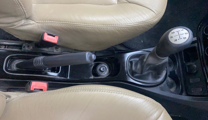 2013 Renault Duster 85 PS RXL DIESEL, Diesel, Manual, 1,07,789 km, Gear Lever