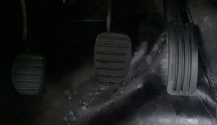 2013 Renault Duster 85 PS RXL DIESEL, Diesel, Manual, 1,07,789 km, Pedals