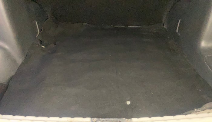 2013 Renault Duster 85 PS RXL DIESEL, Diesel, Manual, 1,07,789 km, Boot Inside