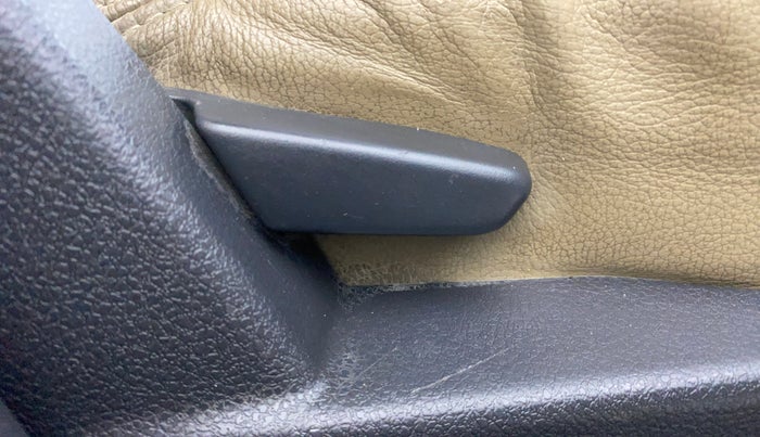 2013 Renault Duster 85 PS RXL DIESEL, Diesel, Manual, 1,07,789 km, Driver Side Adjustment Panel