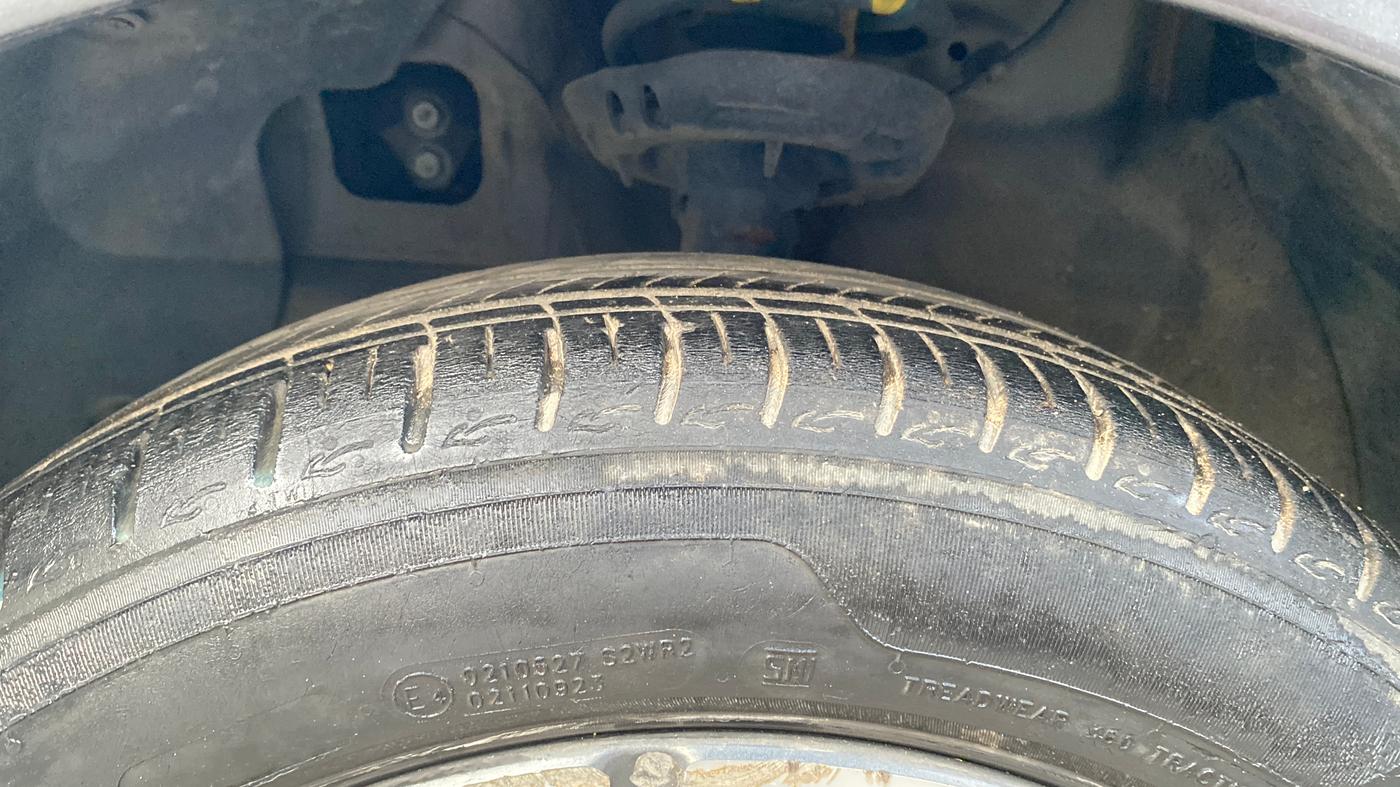 2021 Hyundai AURA SX 1.2 (O), Petrol, Manual, 85,380 km, Left Front Tyre Tread