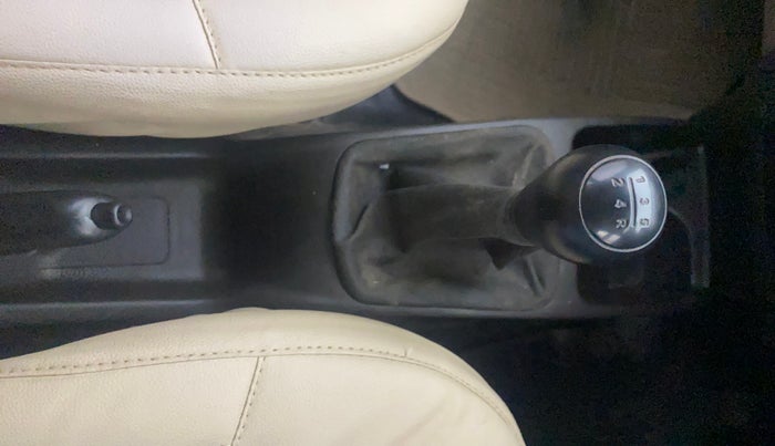 2015 Hyundai Eon MAGNA +, CNG, Manual, 1,38,738 km, Gear Lever