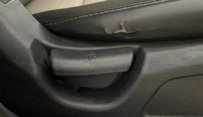 2018 Hyundai Elite i20 MAGNA EXECUTIVE 1.2, Petrol, Manual, 57,854 km, Driver Side Adjustment Panel