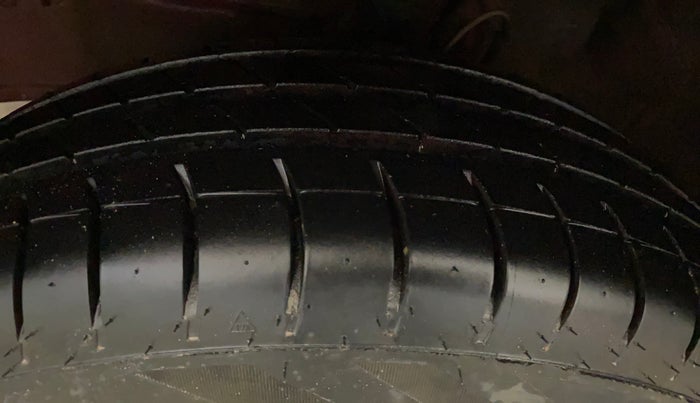 2018 Hyundai Elite i20 MAGNA EXECUTIVE 1.2, Petrol, Manual, 57,854 km, Left Front Tyre Tread