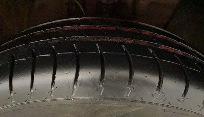 2018 Hyundai Elite i20 MAGNA EXECUTIVE 1.2, Petrol, Manual, 57,854 km, Right Front Tyre Tread