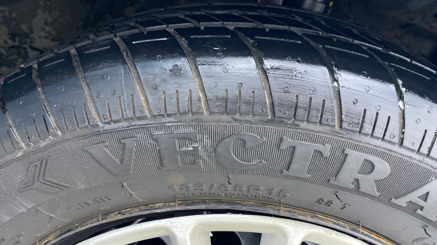2013 Maruti Ertiga VDI ABS, Diesel, Manual, 1,05,870 km, Right Front Tyre Tread