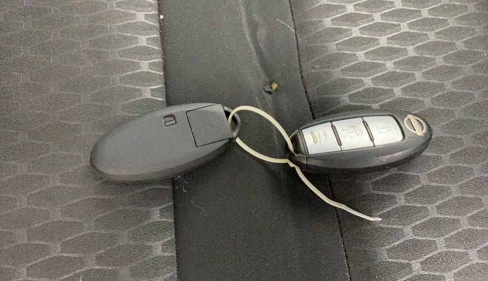 2021 Nissan MAGNITE XV MT, CNG, Manual, 65,910 km, Key Close Up