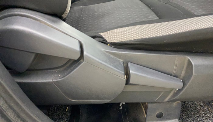 2021 Nissan MAGNITE XV MT, CNG, Manual, 65,910 km, Driver Side Adjustment Panel