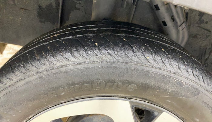 2021 Nissan MAGNITE XV MT, CNG, Manual, 65,910 km, Right Rear Tyre Tread