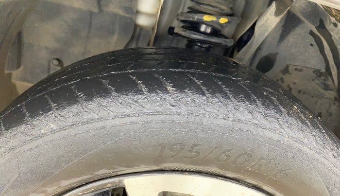 2021 Nissan MAGNITE XV MT, CNG, Manual, 65,910 km, Left Front Tyre Tread