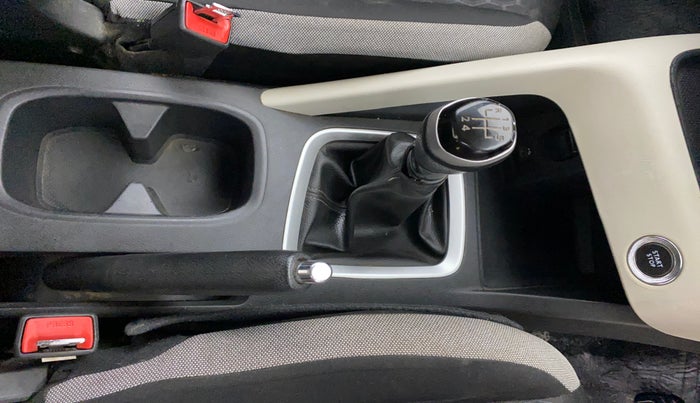 2021 Nissan MAGNITE XV MT, CNG, Manual, 65,910 km, Gear Lever