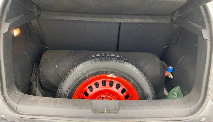 2021 Nissan MAGNITE XV MT, CNG, Manual, 65,910 km, Spare Tyre