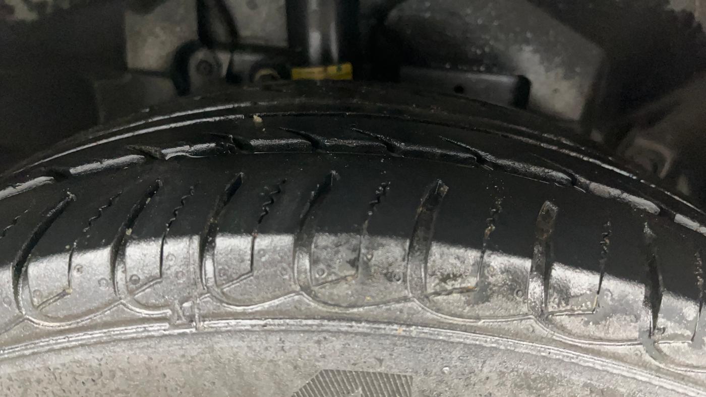 2021 Ford Ecosport TREND 1.5L DIESEL, Diesel, Manual, 39,048 km, Right Front Tyre Tread