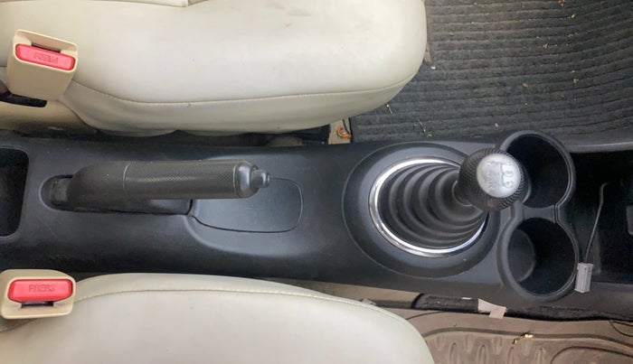 2014 Honda Amaze 1.5L I-DTEC VX, Diesel, Manual, 93,229 km, Gear Lever