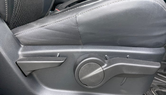 2021 Mahindra Thar LX PETROL HT 4WD AT, Petrol, Automatic, 45,751 km, Driver Side Adjustment Panel