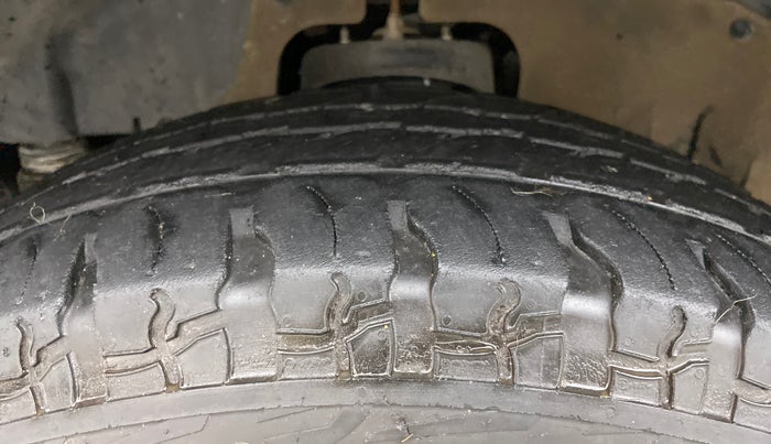 2021 Mahindra Thar LX PETROL HT 4WD AT, Petrol, Automatic, 45,751 km, Left Front Tyre Tread