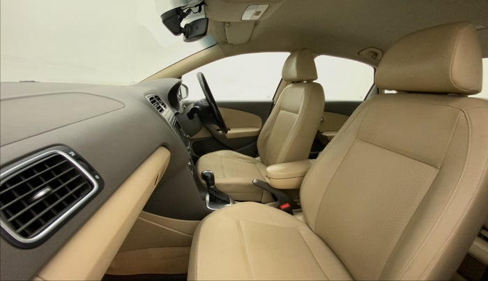 2016 Volkswagen Vento HIGHLINE 1.5 AT, Diesel, Automatic, 1,38,989 km, Right Side Front Door Cabin