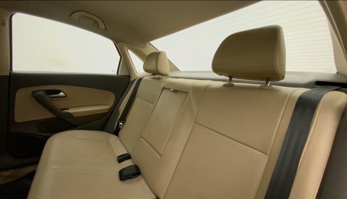 2016 Volkswagen Vento HIGHLINE 1.5 AT, Diesel, Automatic, 1,38,989 km, Right Side Rear Door Cabin