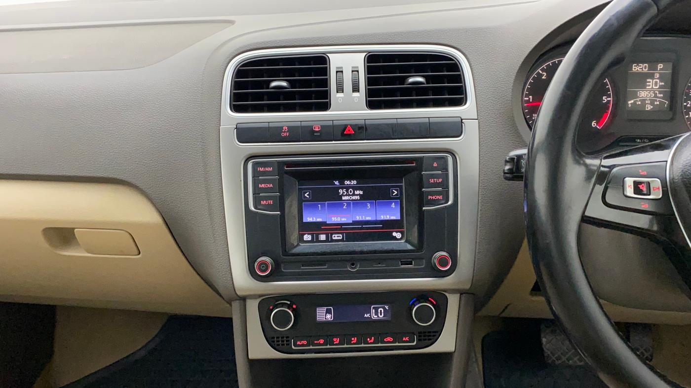 2016 Volkswagen Vento HIGHLINE 1.5 AT, Diesel, Automatic, 1,38,989 km, Air Conditioner