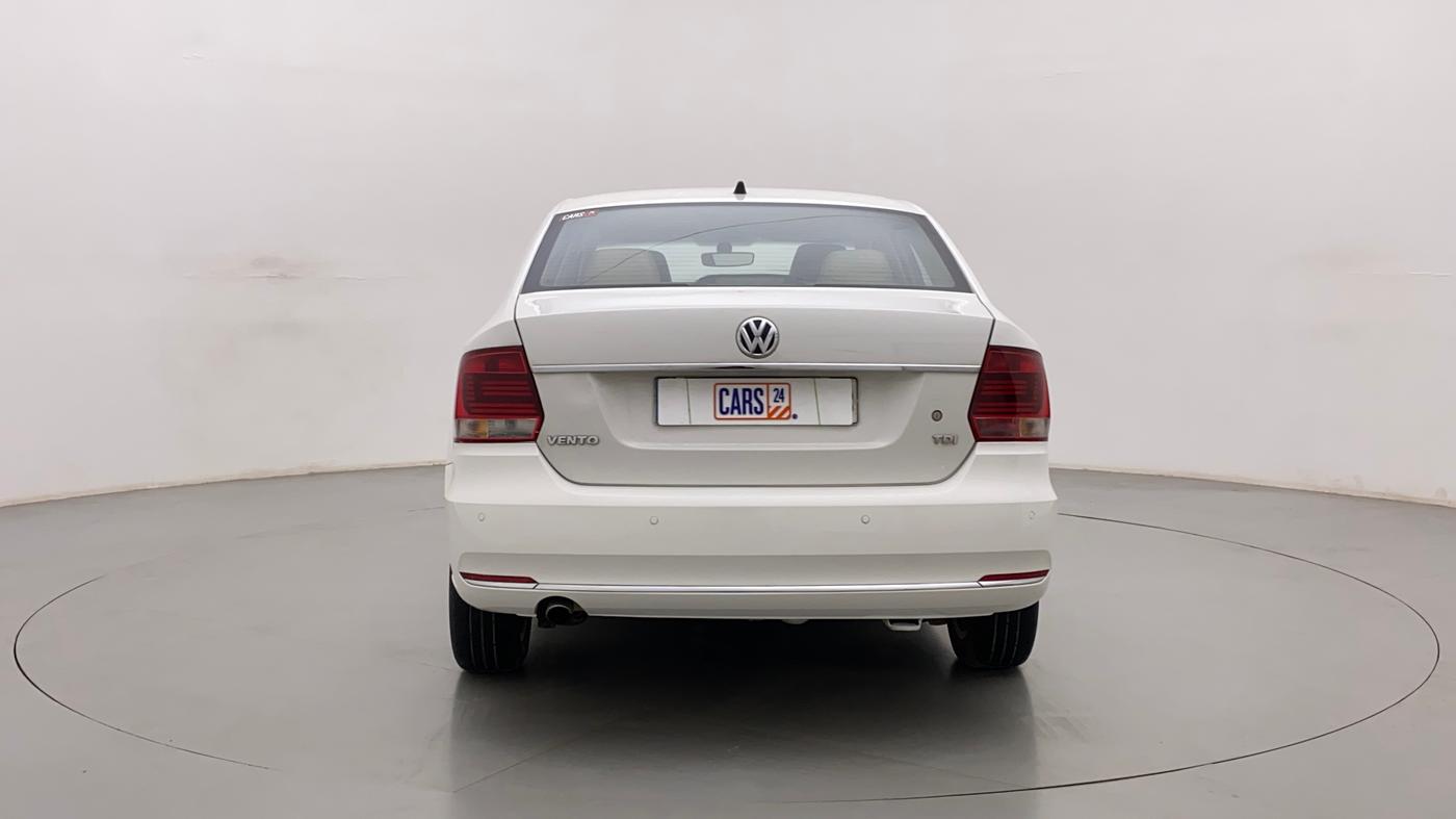 2016 Volkswagen Vento HIGHLINE 1.5 AT, Diesel, Automatic, 1,38,989 km, Back/Rear