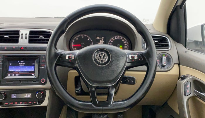 2016 Volkswagen Vento HIGHLINE 1.5 AT, Diesel, Automatic, 1,38,989 km, Steering Wheel Close Up
