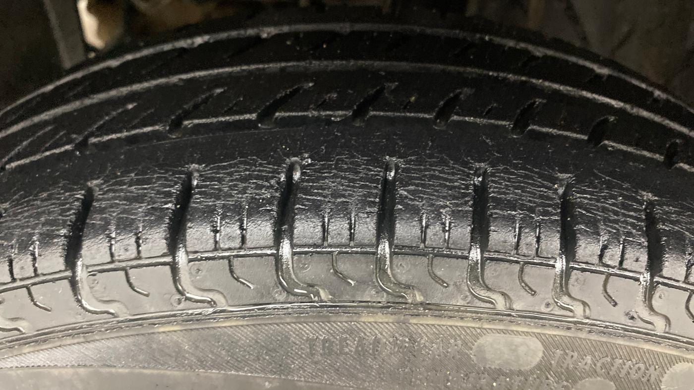 2017 Datsun Go T, Petrol, Manual, 67,407 km, Left Front Tyre Tread