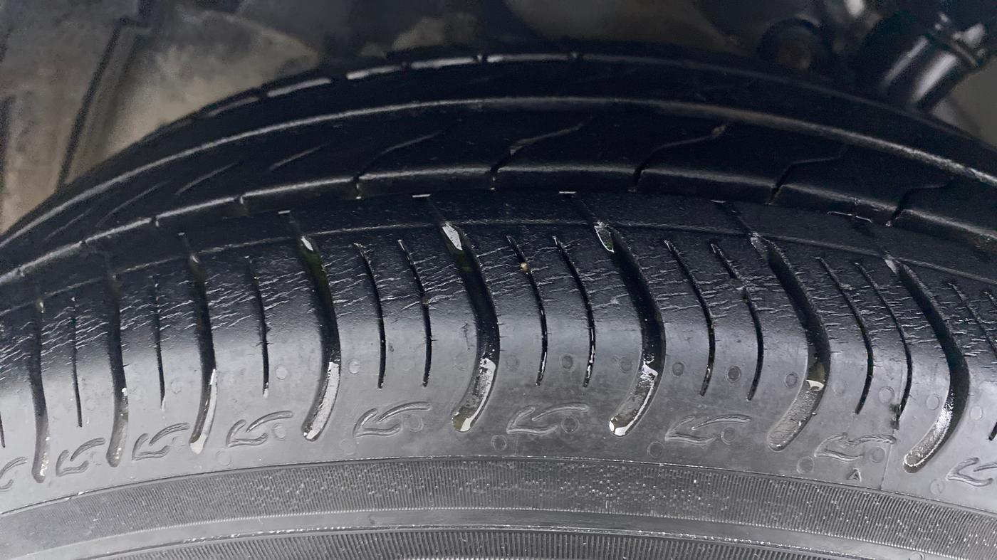 2018 Honda Amaze 1.2 V CVT I VTEC, Petrol, Automatic, 13,408 km, Left Front Tyre Tread