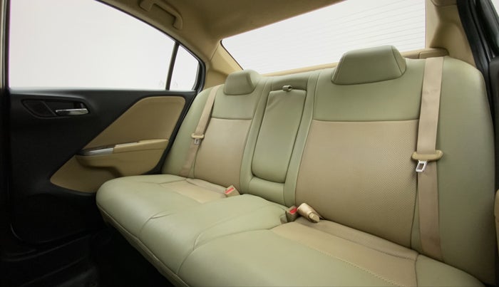 2015 Honda City V MT PETROL, Petrol, Manual, 92,598 km, Right Side Rear Door Cabin