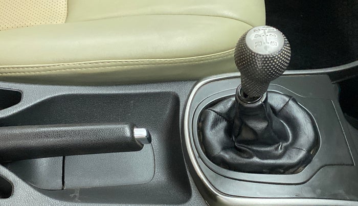 2015 Honda City V MT PETROL, Petrol, Manual, 92,598 km, Gear Lever