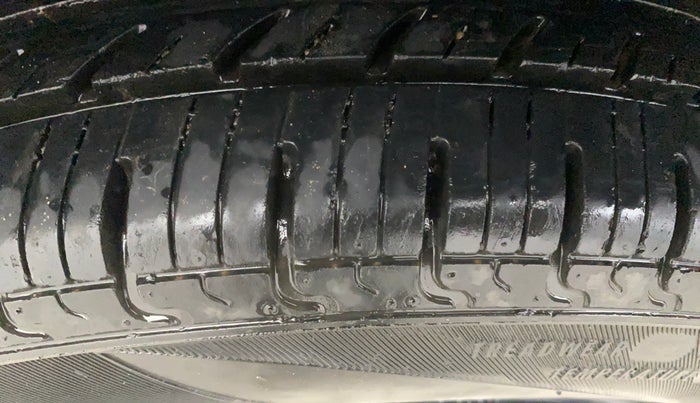 2019 Datsun Redi Go S 1.0 AMT, Petrol, Automatic, 27,599 km, Right Rear Tyre Tread