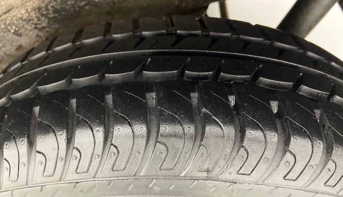 2014 Maruti Wagon R 1.0 VXI, Petrol, Manual, 24,890 km, Left Rear Tyre Tread