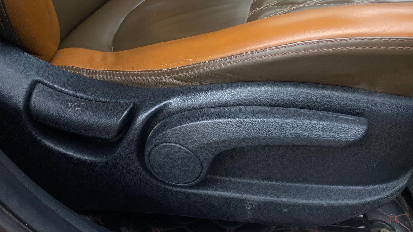 2018 Hyundai Creta SX PLUS AT 1.6 PETROL, Petrol, Automatic, 84,456 km, Driver Side Adjustment Panel