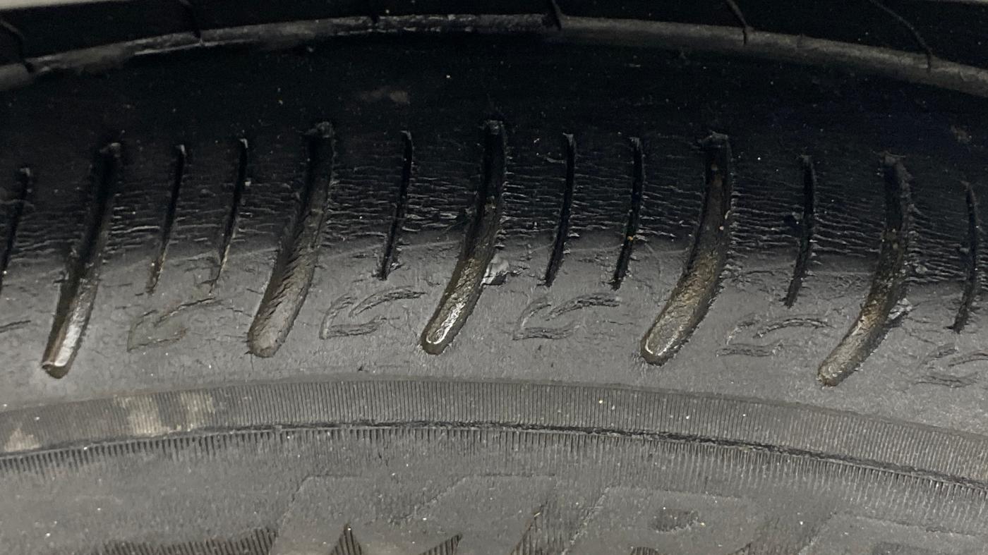 2022 Tata ALTROZ XM PLUS PETROL, Petrol, Manual, 82,937 km, Right Front Tyre Tread