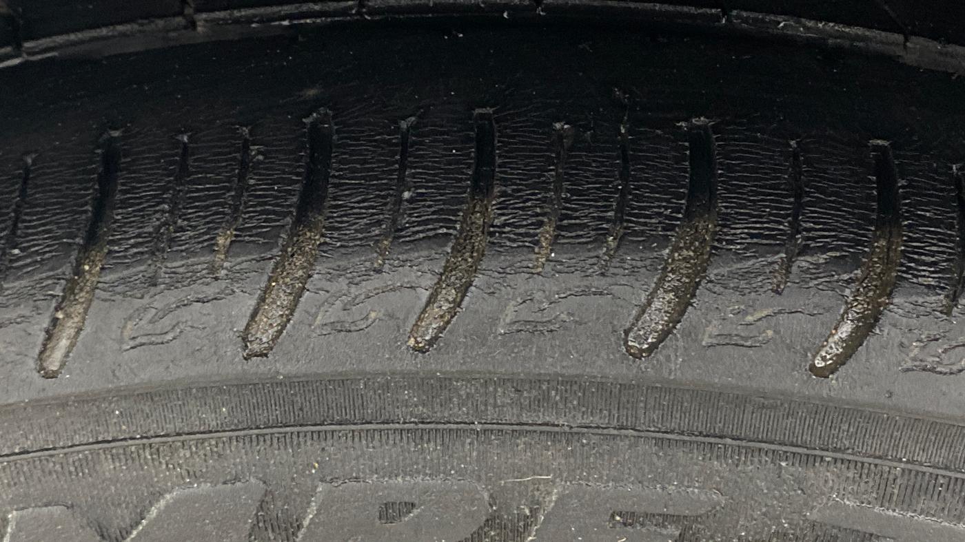 2022 Tata ALTROZ XM PLUS PETROL, Petrol, Manual, 82,937 km, Left Front Tyre Tread