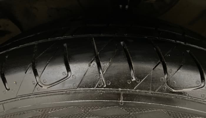 2018 Hyundai Creta SX AT 1.6 PETROL, Petrol, Automatic, 1,24,756 km, Left Front Tyre Tread