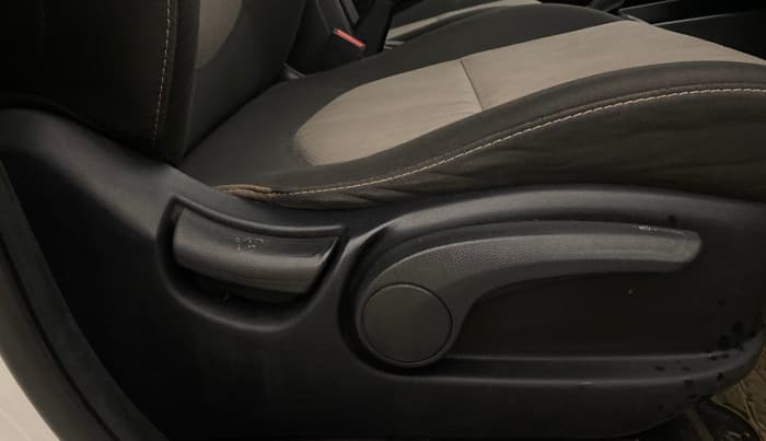 2018 Hyundai Creta SX AT 1.6 PETROL, Petrol, Automatic, 1,24,756 km, Driver Side Adjustment Panel