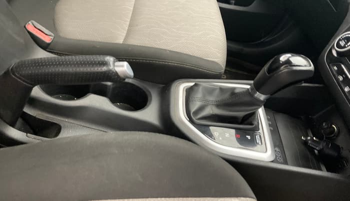 2018 Hyundai Creta SX AT 1.6 PETROL, Petrol, Automatic, 1,24,756 km, Gear Lever