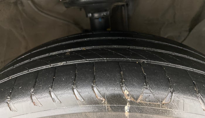 2016 Hyundai Creta SX PLUS 1.6 PETROL, Petrol, Manual, 94,167 km, Right Front Tyre Tread