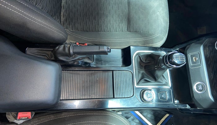 2022 Renault Kiger RXZ MT, Petrol, Manual, 64,522 km, Gear Lever