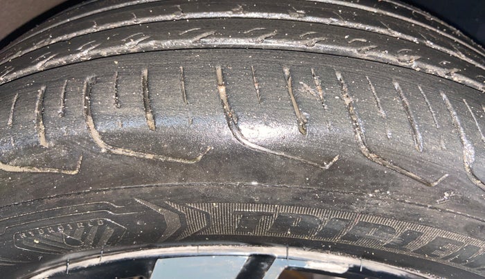 2022 Renault Kiger RXZ MT, Petrol, Manual, 64,522 km, Right Front Tyre Tread